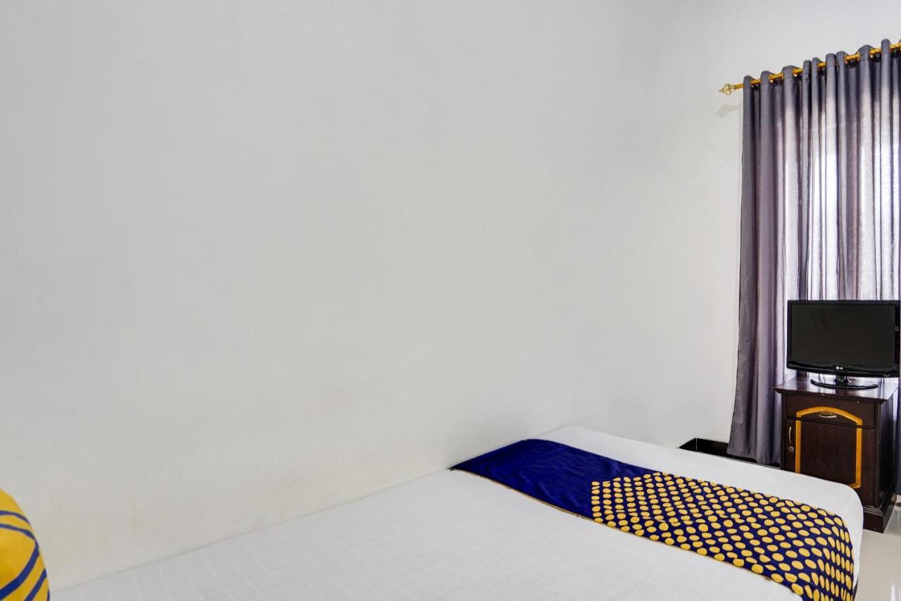 Spot On 91745 Rumah Kost Gresik Syariah Dış mekan fotoğraf