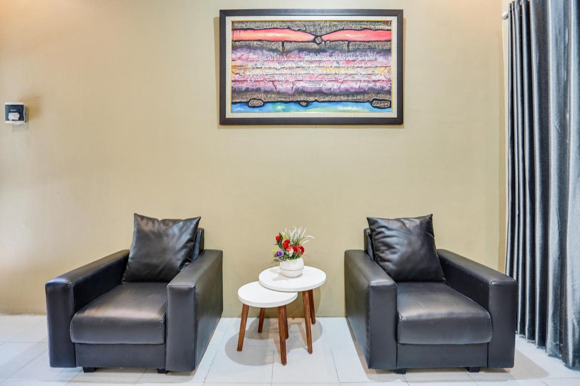 Spot On 91745 Rumah Kost Gresik Syariah Dış mekan fotoğraf