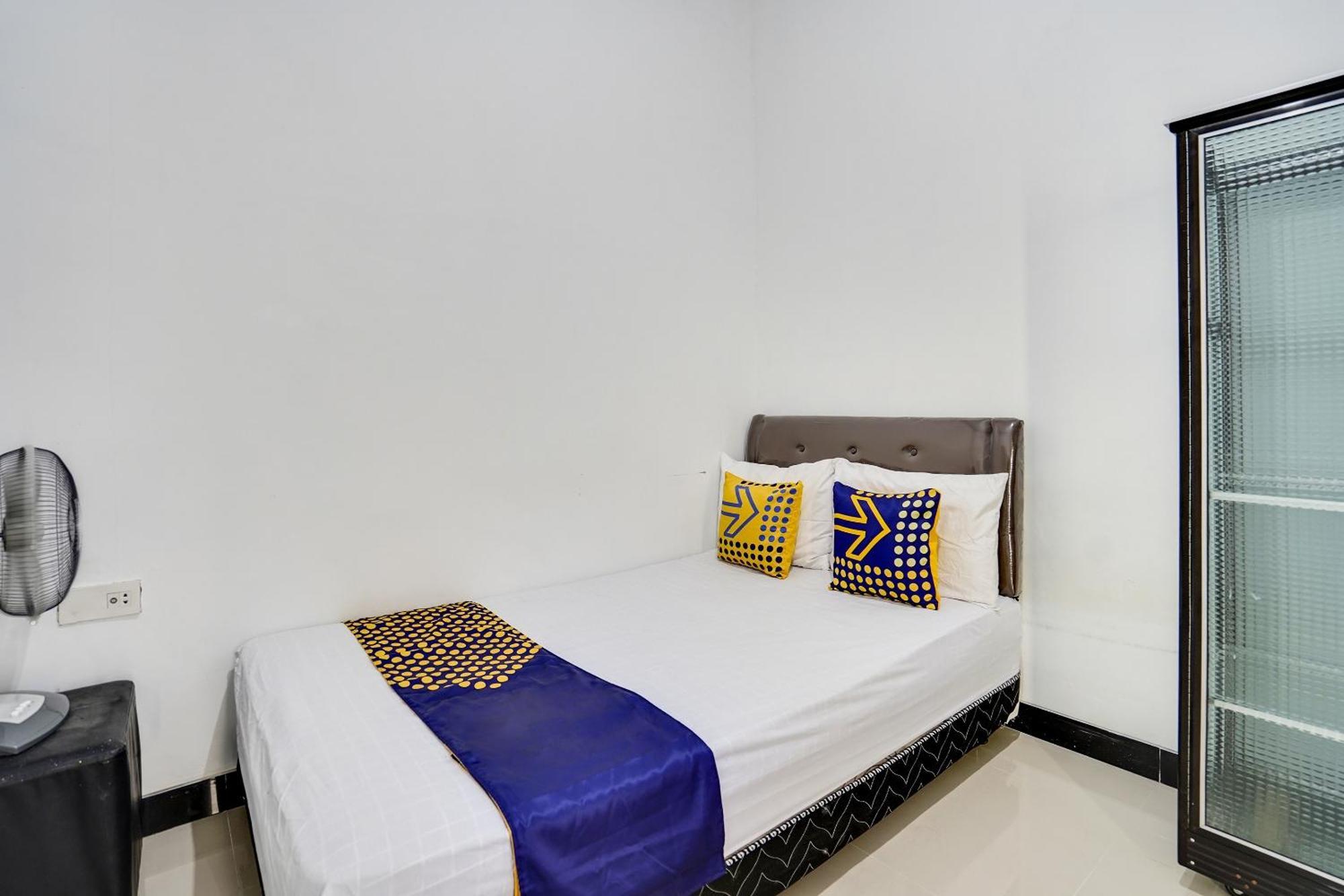 Spot On 91745 Rumah Kost Gresik Syariah Dış mekan fotoğraf