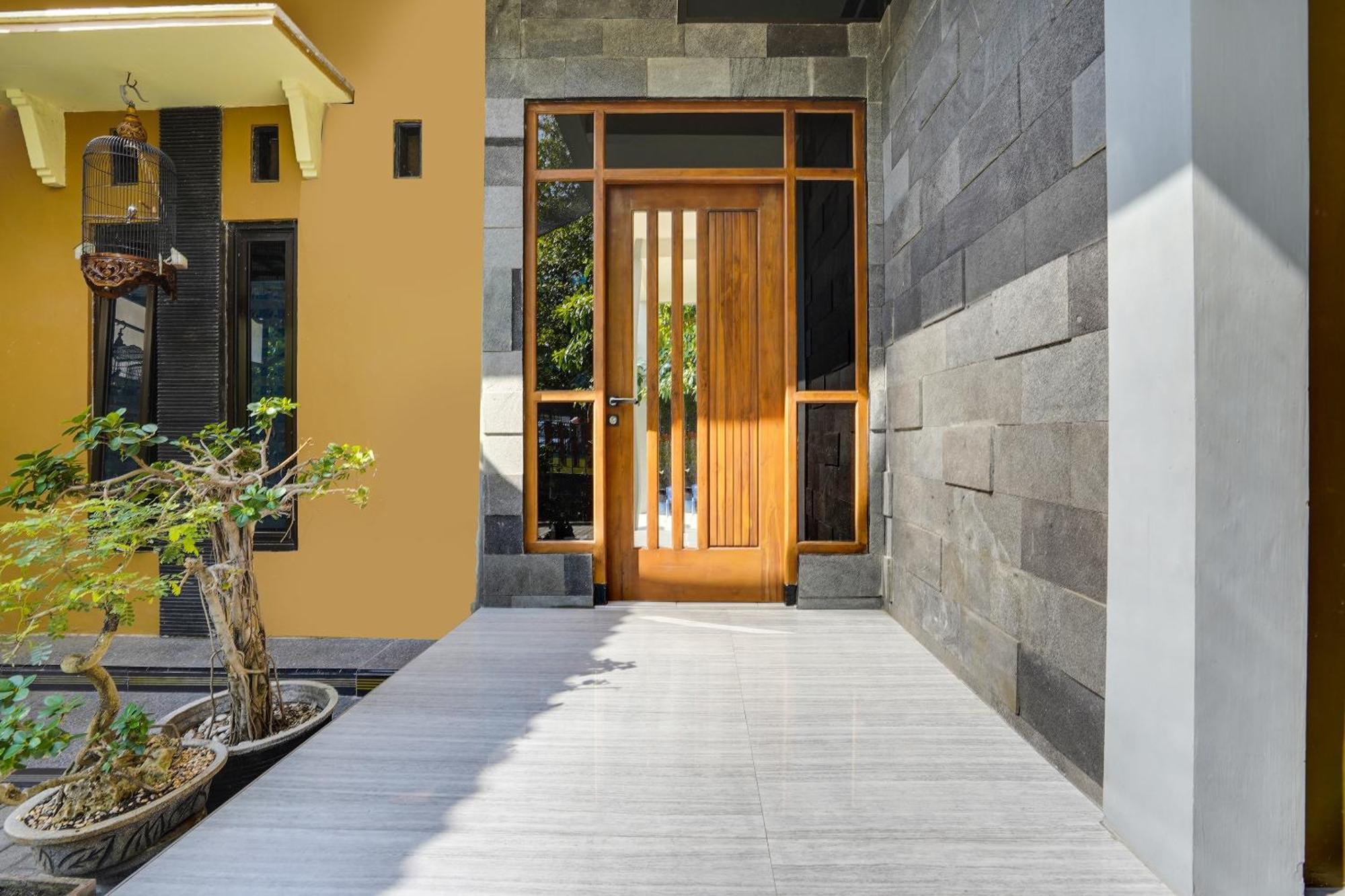 Spot On 91745 Rumah Kost Gresik Syariah Dış mekan fotoğraf