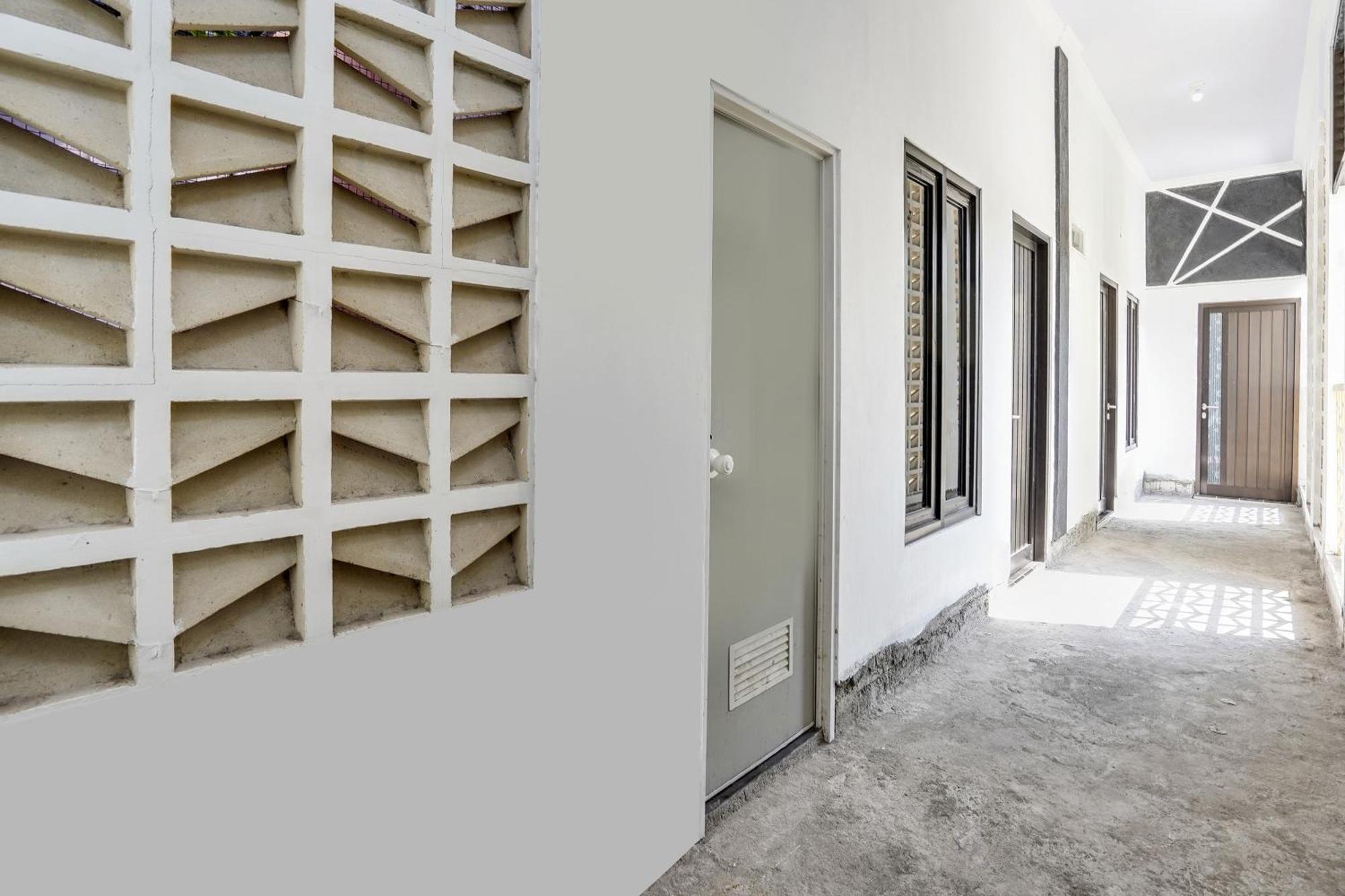 Spot On 91745 Rumah Kost Gresik Syariah Dış mekan fotoğraf